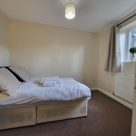Great Apartment Next To Tooting Bec Tube Station! 런던 외부 사진