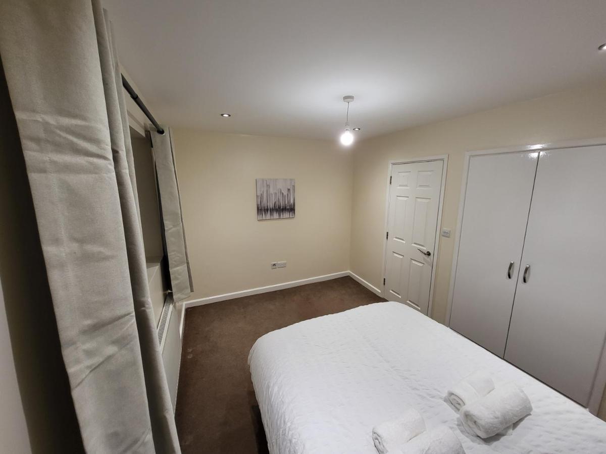 Great Apartment Next To Tooting Bec Tube Station! 런던 외부 사진