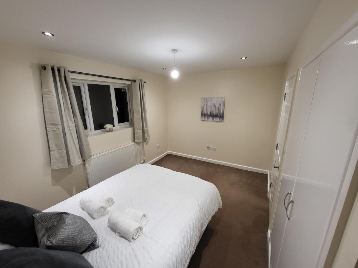 Great Apartment Next To Tooting Bec Tube Station! 런던 외부 사진