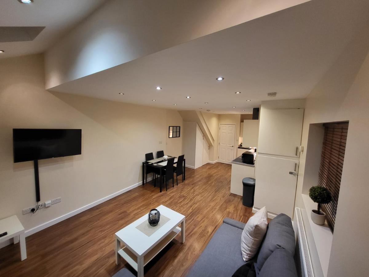 Great Apartment Next To Tooting Bec Tube Station! 런던 외부 사진