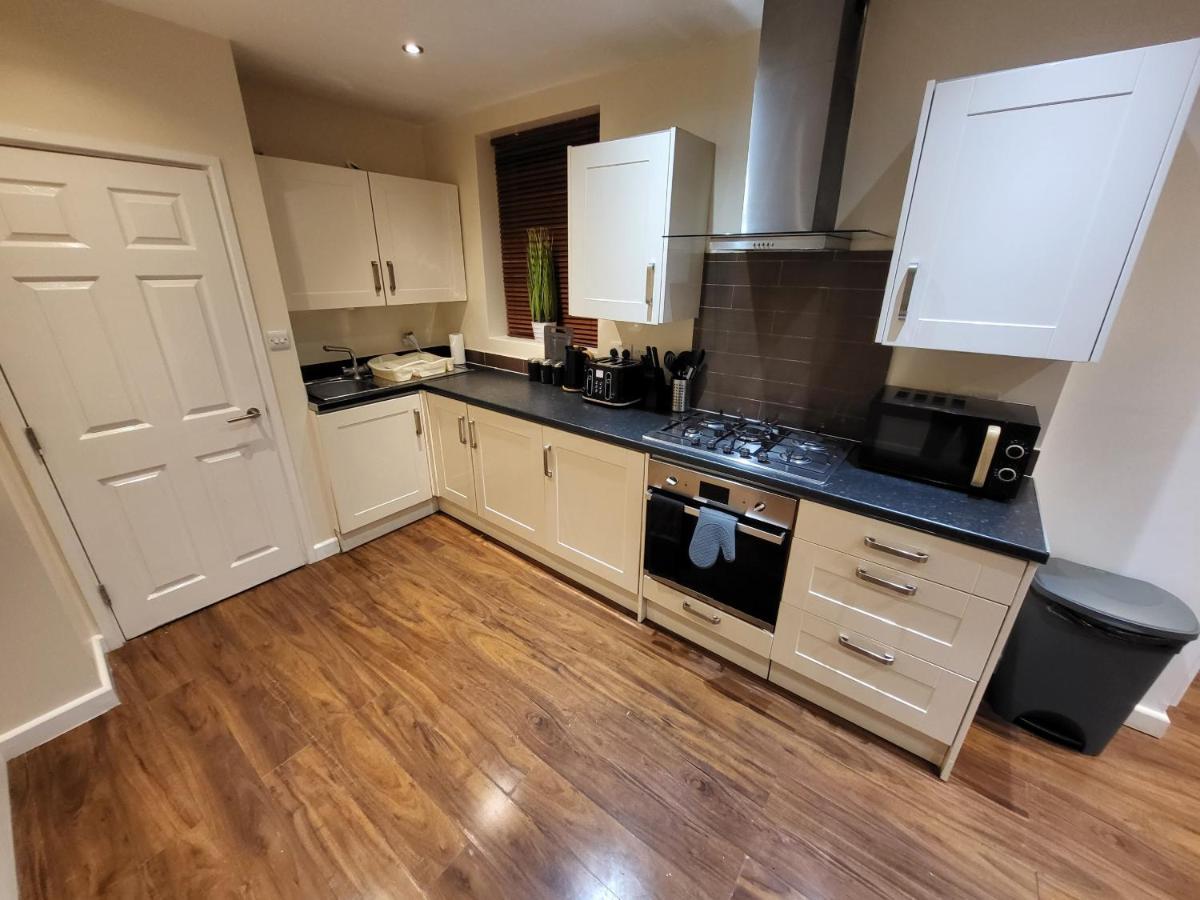 Great Apartment Next To Tooting Bec Tube Station! 런던 외부 사진