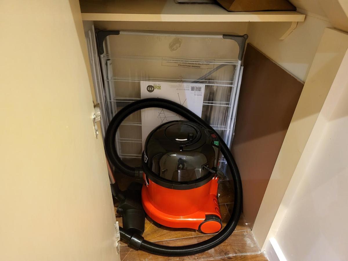 Great Apartment Next To Tooting Bec Tube Station! 런던 외부 사진